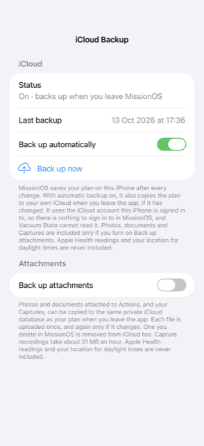 iCloud Backup settings with automatic backup and attachment choices